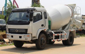東風(fēng)御虎5方攪拌車