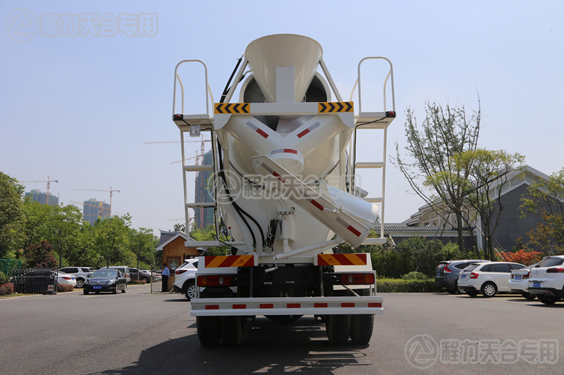大運(yùn)運(yùn)途3方攪拌車