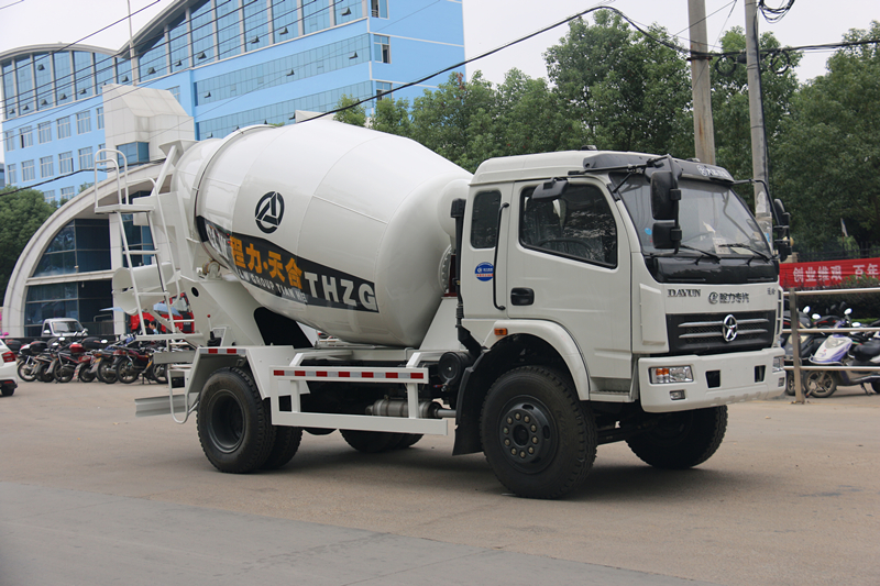 大運(yùn)運(yùn)隆3方攪拌車