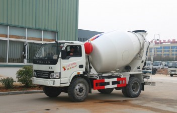 躍進(jìn)3方攪拌車