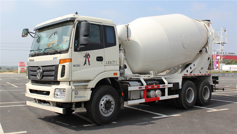 福田歐曼8方攪拌車(chē)
