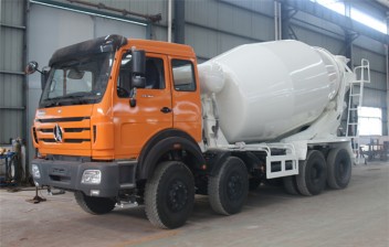  北奔18方水泥攪拌車(chē)