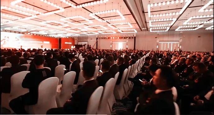 程力集團(tuán)旗下“程力專汽”與一汽解放簽訂四千輛國(guó)六中重卡底盤(pán)采購(gòu)協(xié)議，全面發(fā)力中重卡專汽市場(chǎng)進(jìn)一步鞏固專用車(chē)領(lǐng)導(dǎo)地位！圖片