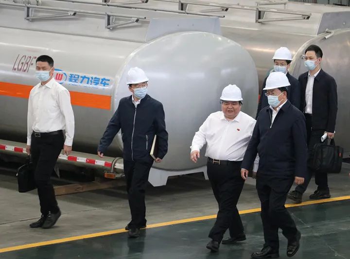 湖北省委副書記、省長王忠林帶領省市領導視察程力（曾都）汽車工業(yè)園新廠基地建設情況